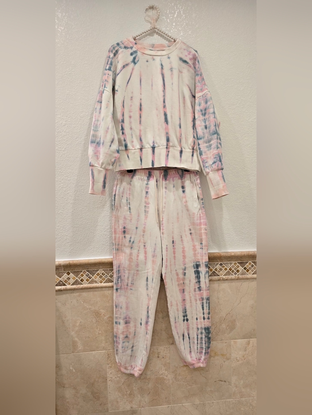 Old Navy tie-dye sweatsuit Pink Blue
